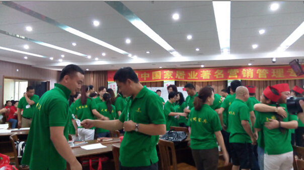  光明家具—全國經(jīng)銷商培訓(xùn)會現(xiàn)場，第二天學(xué)習(xí)收獲分享