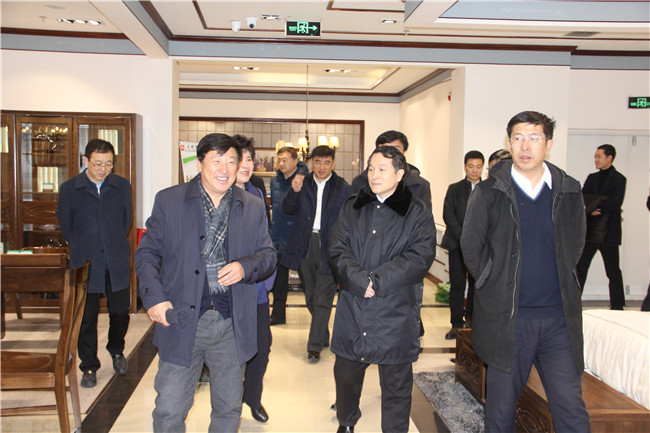 王常松一行到光明集團調(diào)研