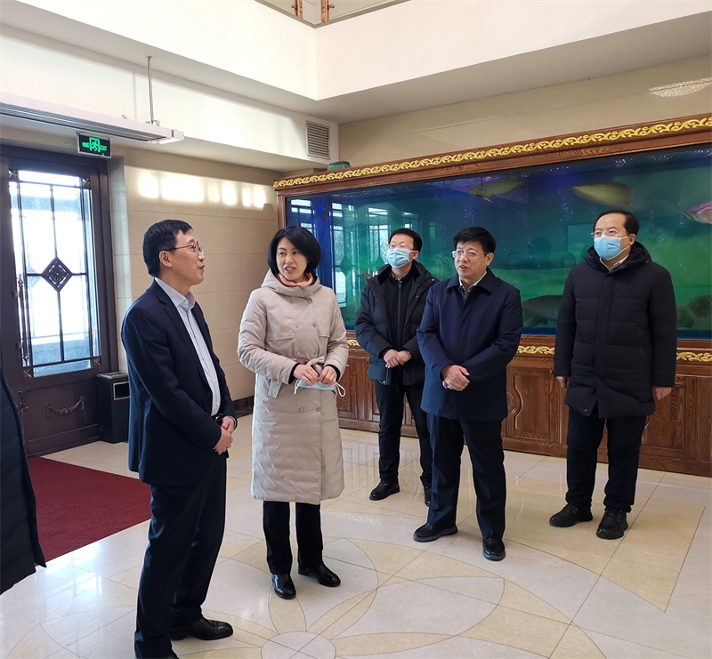 伊春市副市長(zhǎng)肖爽一行到光明集團(tuán)走訪慰問